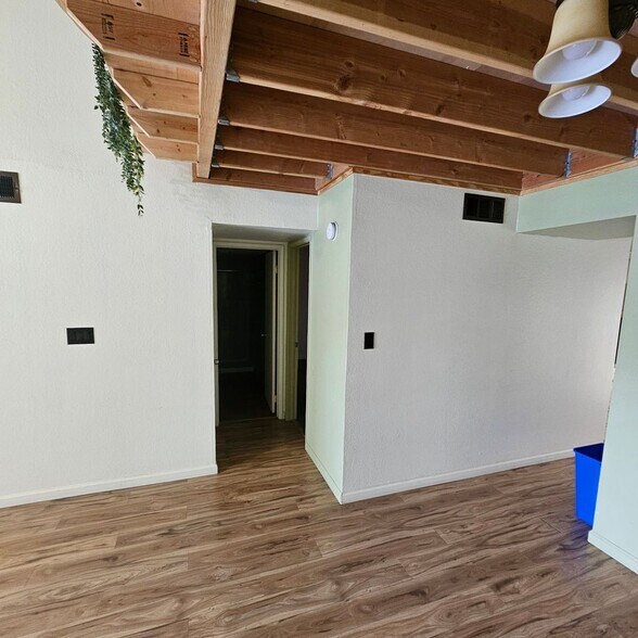 Building Photo - 14002 N 49th Ave