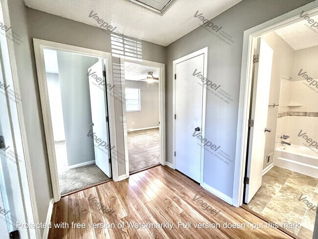 Building Photo - COMING SOON! 3 Bedroom 1.5 Bath in Blue Sp...