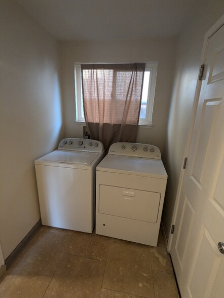 Building Photo - 4665 Montecarlo Park Ct