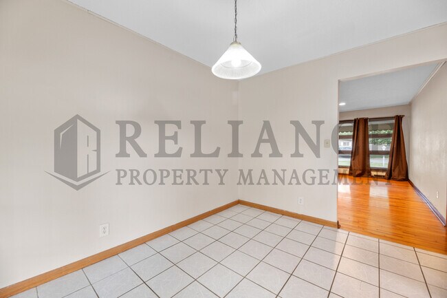 Building Photo - 614 N Brownthrush Ln
