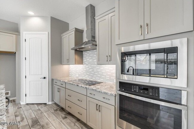 Building Photo - 2661 S Olympic Dr