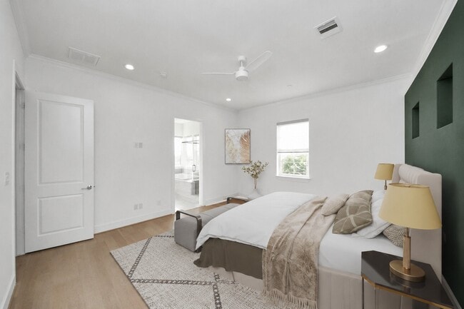 Building Photo - 4005 Woodshire Vlg Ests