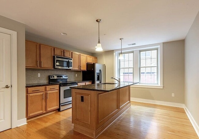 Building Photo - 2-Bed, 2-Bath Gem in Philadelphia's