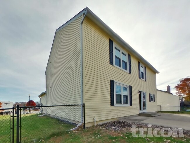 Building Photo - 1922 Kingen Dr