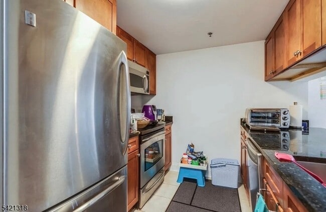 Building Photo - 100 Old Palisade Rd