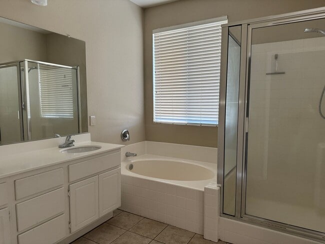 Building Photo - Beautiful 4 bedroom home soon available for rent!