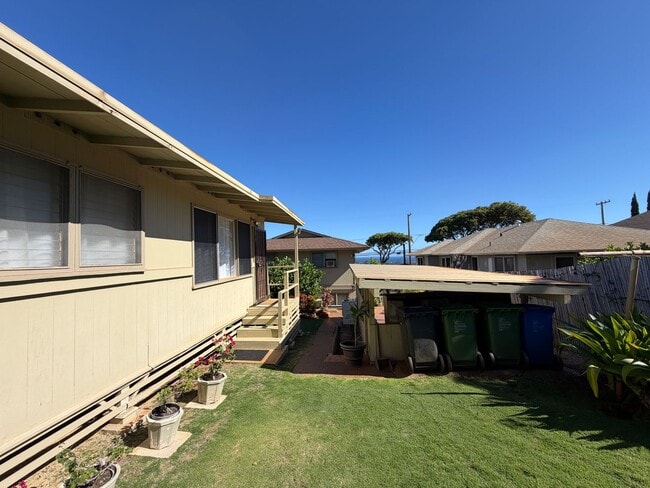 Building Photo - Charming 2-Bedroom Cottage with Private Yard in Kaimuki
