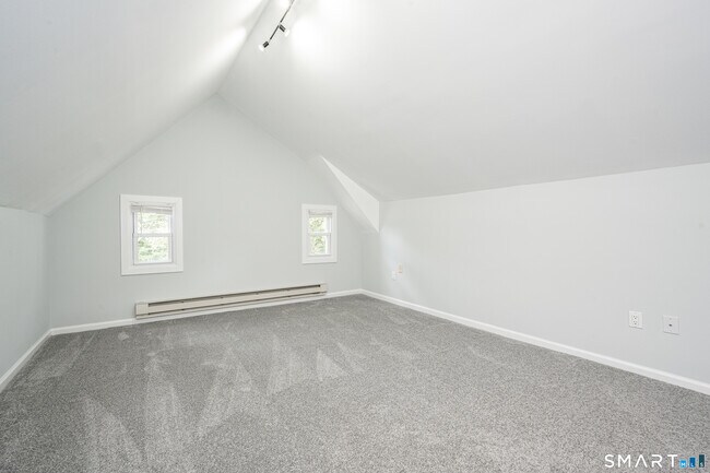 Building Photo - 300 Hubbard Ave
