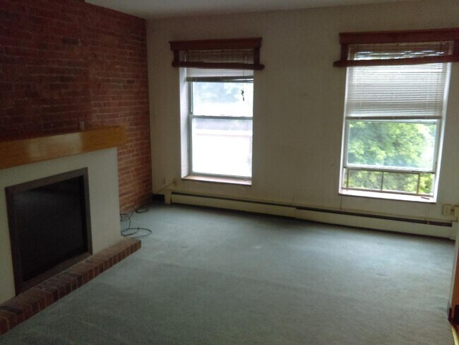 1 Bedroom Windows - 112 US Oval