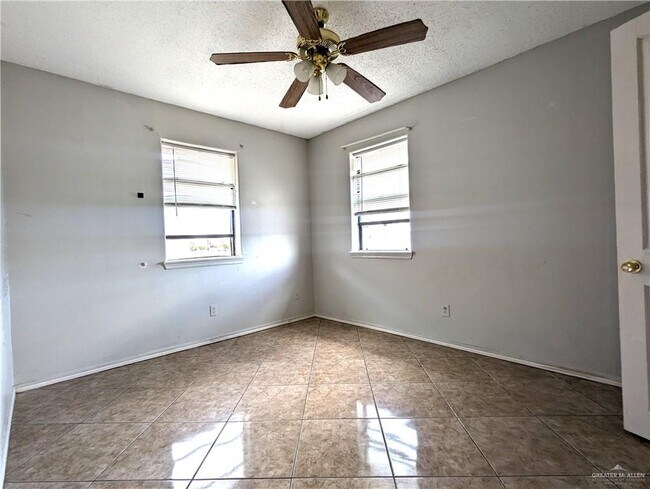 Building Photo - 2210 Elisa Ln