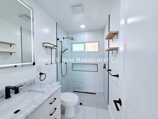 Building Photo - 3041 Yellowtail Dr