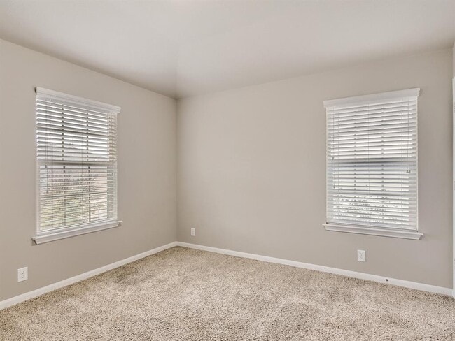 Building Photo - 3101 Davis Ln