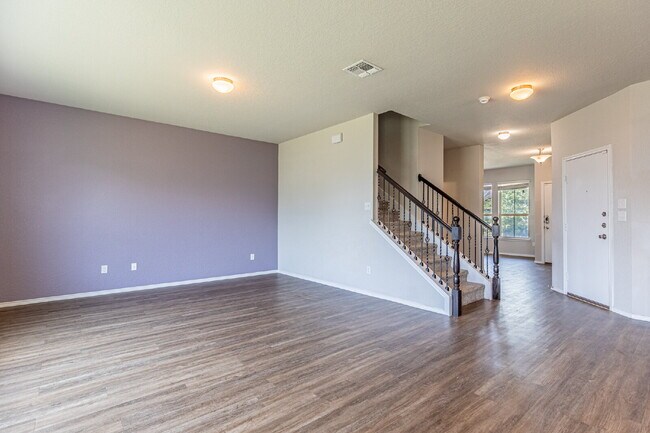 Building Photo - 5930 Ivans Farm