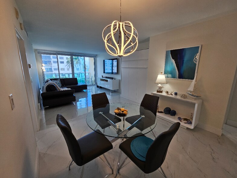 Building Photo - 2501 S Ocean Dr