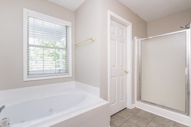 Building Photo - 7245 Carter Ct