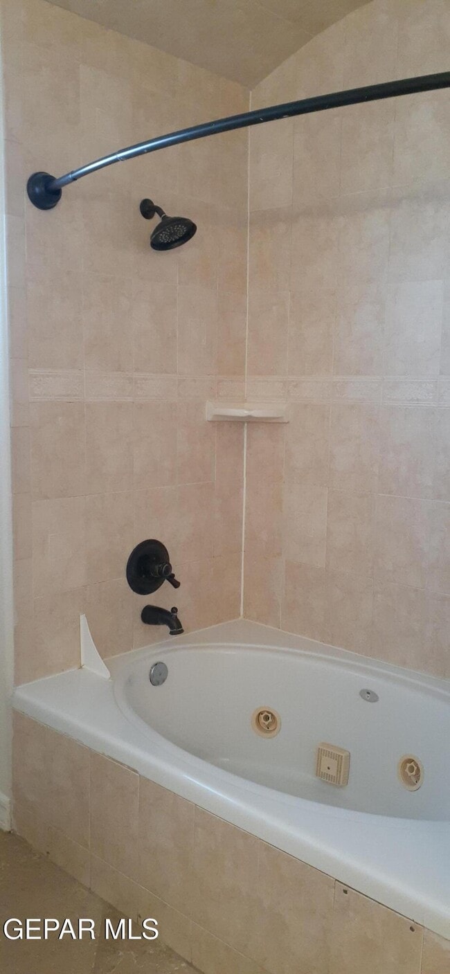 Building Photo - 5466 Buffalo Creek Dr