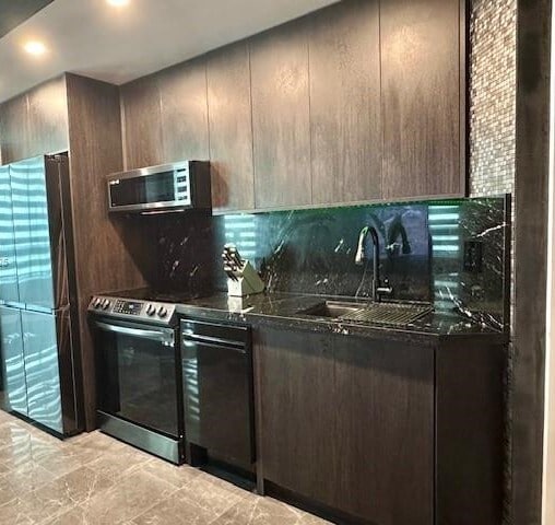 Building Photo - 1900 N Bayshore Dr