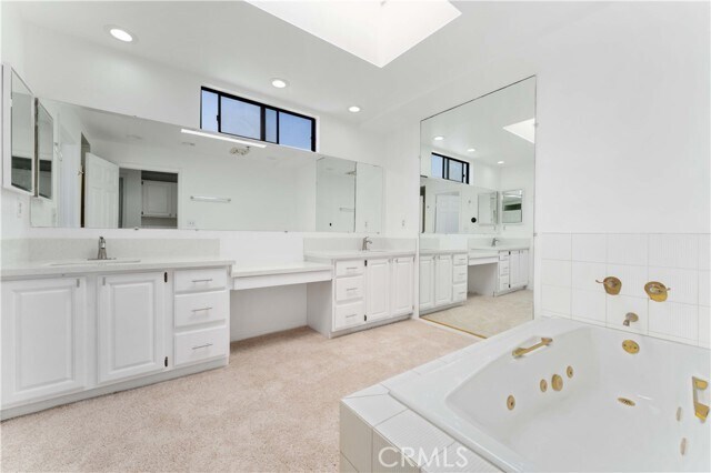 Building Photo - 1230 E Ocean Blvd