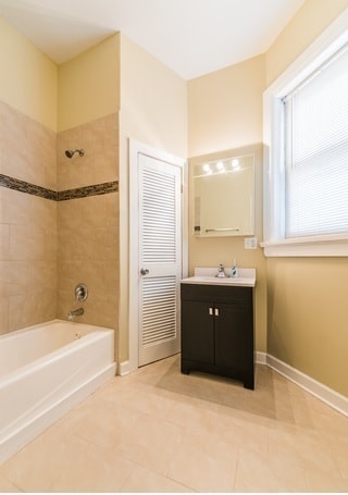 Building Photo - 2445 W Harrison St