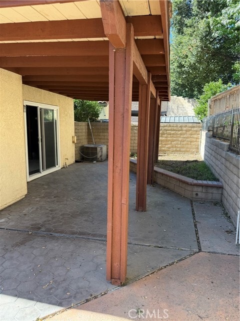 Building Photo - 9742 Willow Wood Dr