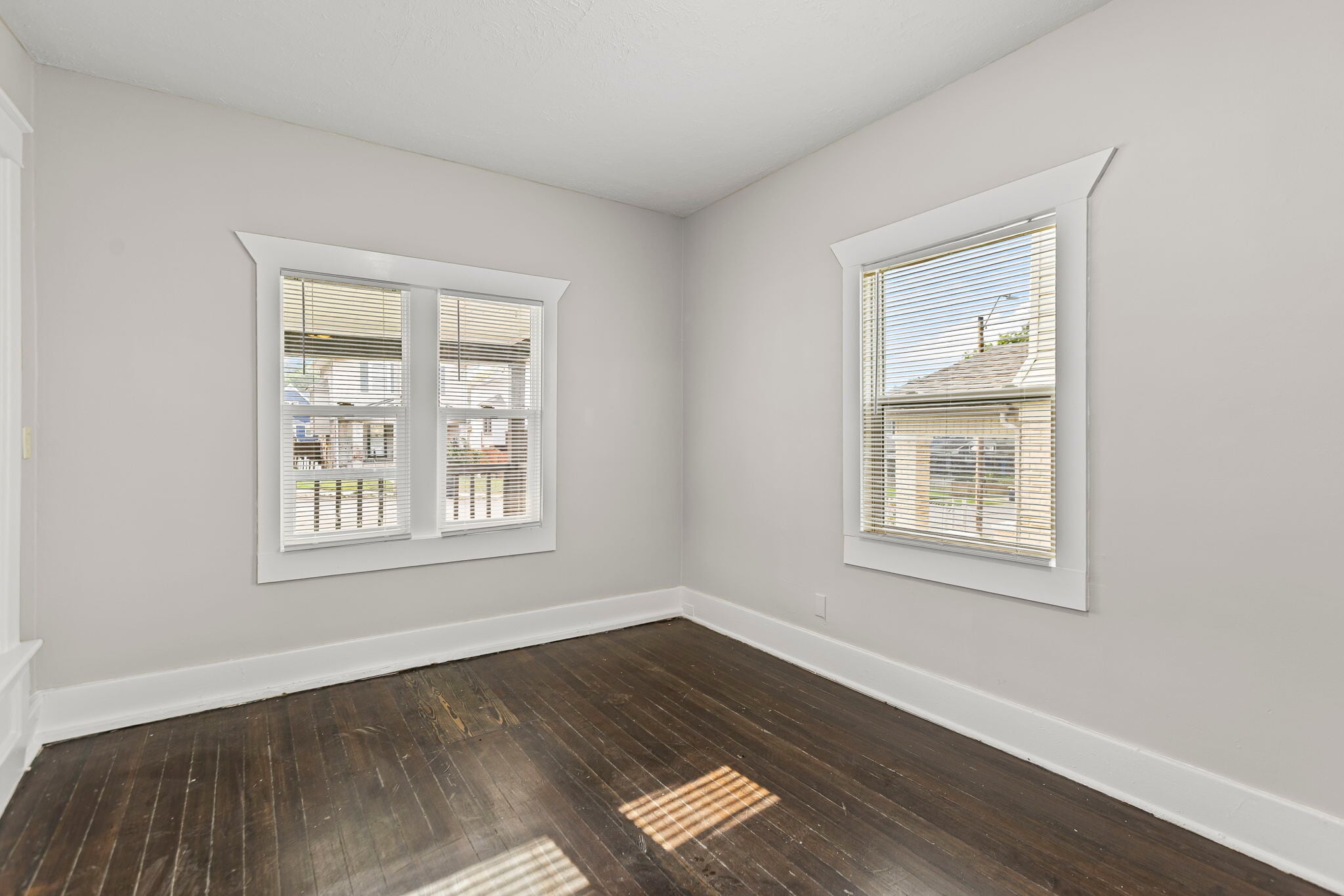 Building Photo - 336 N Hardesty Ave