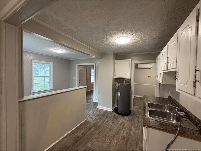 Building Photo - 128 Johnson St