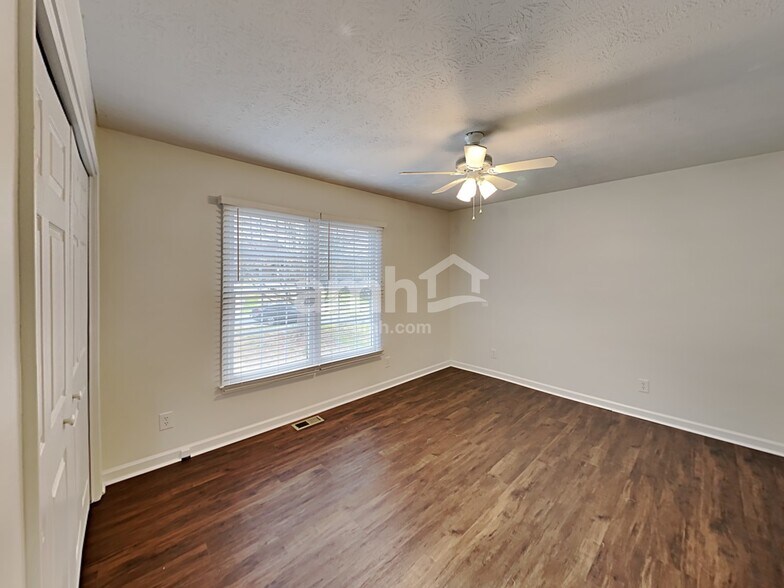 Building Photo - 468 Springfield Dr