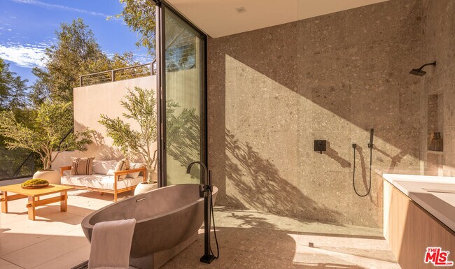 Building Photo - 12752 Mulholland Dr