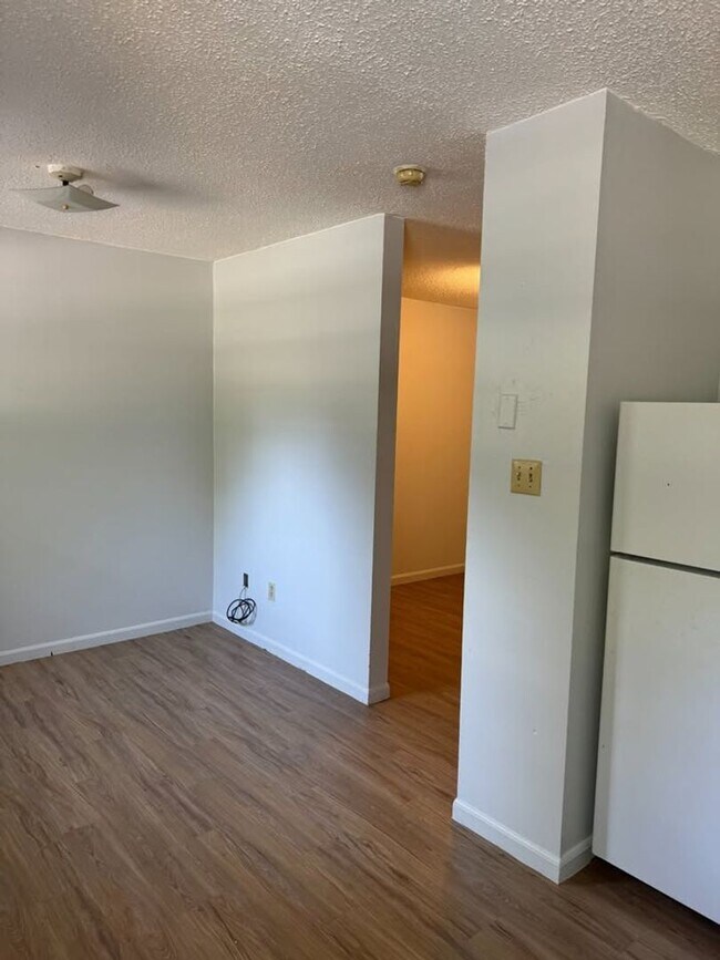 Building Photo - 1600 N Lane UNIT A