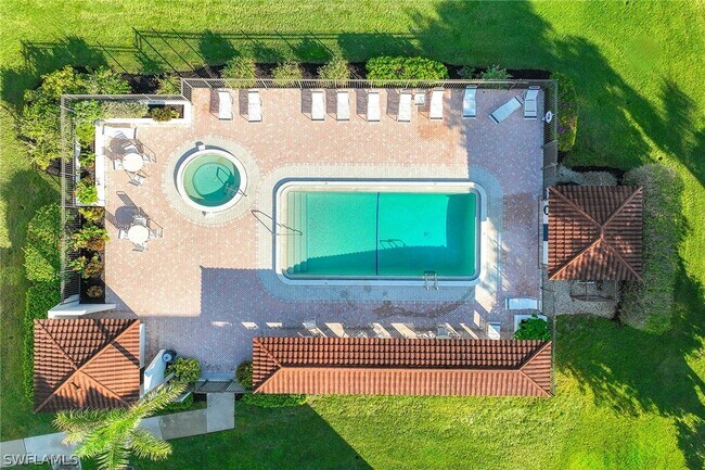 Building Photo - 3625 Boca Ciega Dr