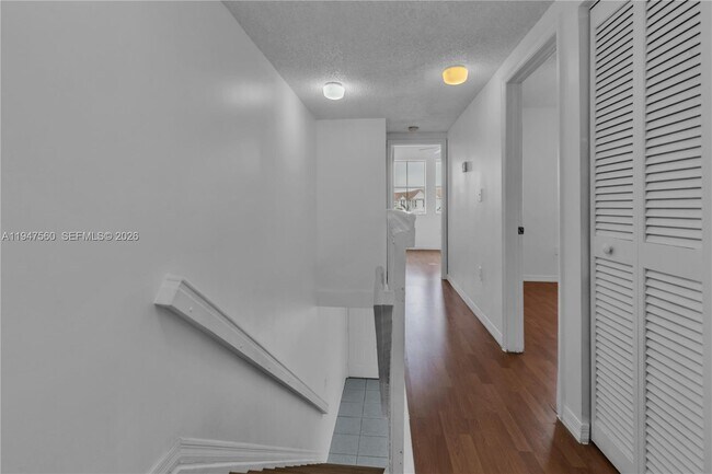 Building Photo - 9193 Fontainebleau Blvd