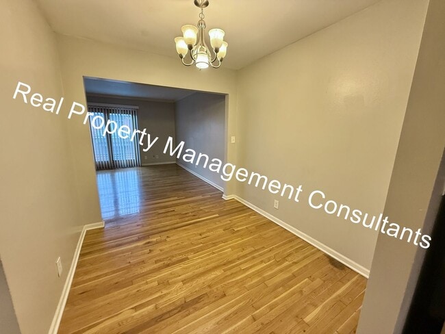 Building Photo - 1 Bedroom in Westport