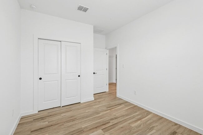 Building Photo - 121 Knight Byu Dr