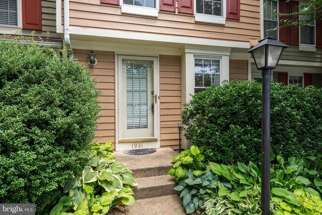 Building Photo - 1931 Belmont Ridge Ct