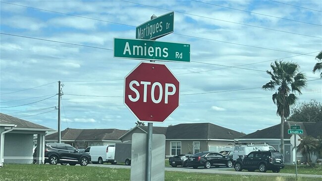 Building Photo - 485 Martigues Dr