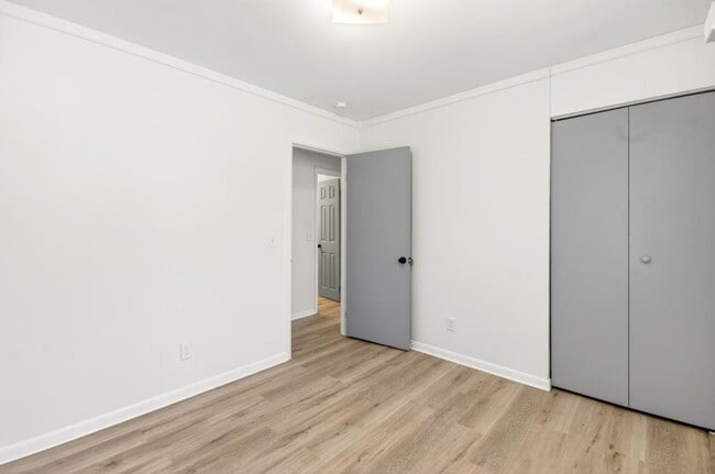 Building Photo - 4225 Cottage Ln