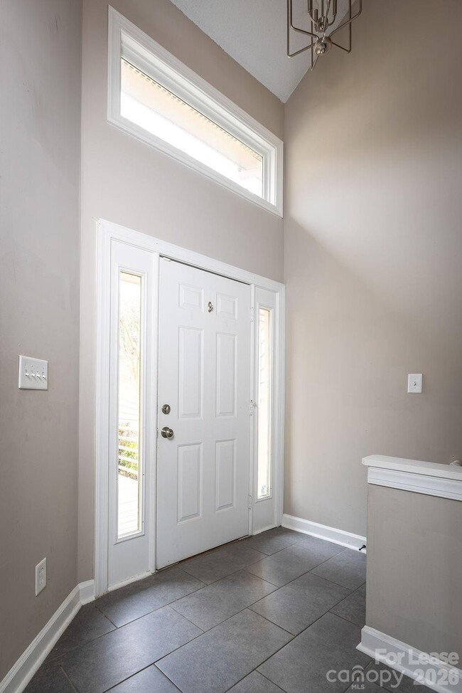 Building Photo - 14623 Waterside Dr