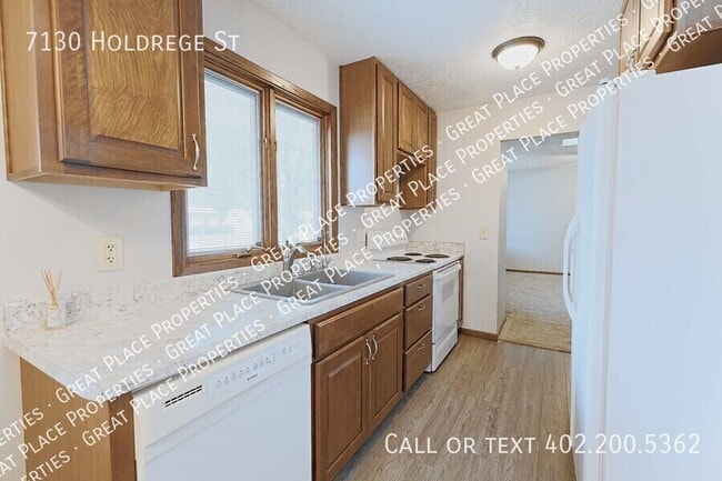 Building Photo - 7130 Holdrege St