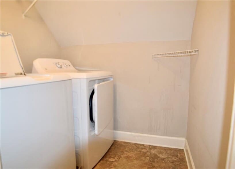 Building Photo - 2609 Falcon Nest Ct