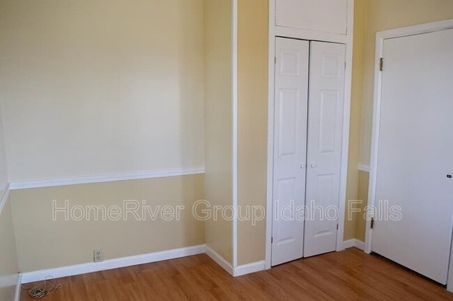 Building Photo - 998 J St