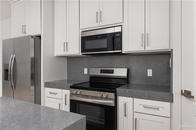 Building Photo - 15 S 42nd St