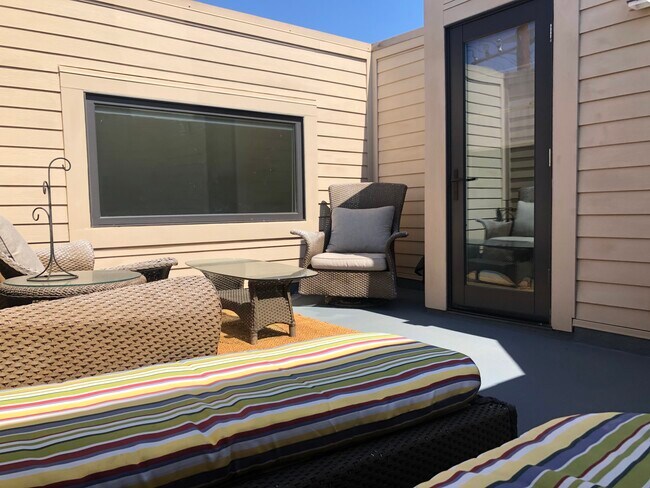 Large private sundeck - 1808 Manning Ave