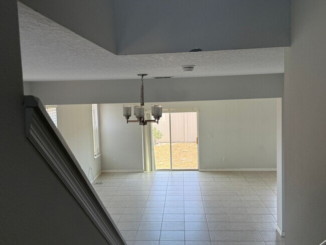 Building Photo - Stunning 2 story home in Ocoee