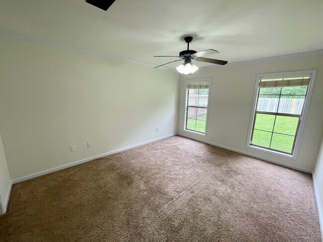 Building Photo - 111 Stapleton Dr
