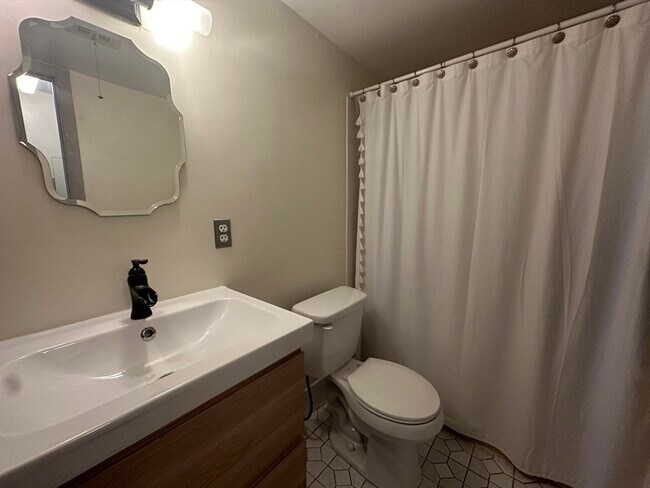 Building Photo - 121 Tremont St