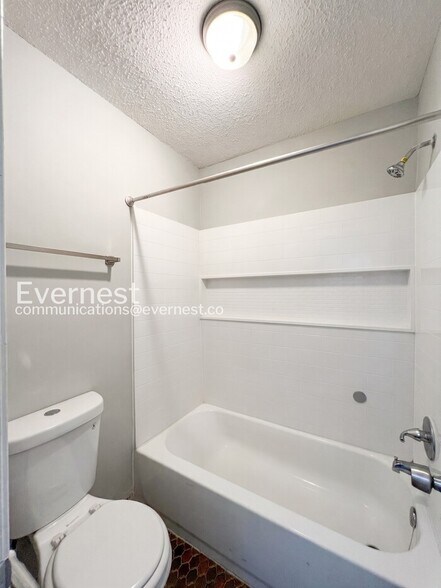 Building Photo - 3409 Kettlebrook Cove