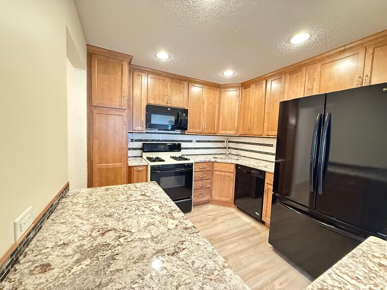 Building Photo - 49 Joyner Ct