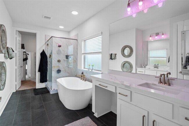 Building Photo - 31411 Weathered Cabin Ct