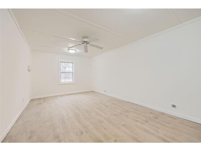 Building Photo - 1300 County Rd 6