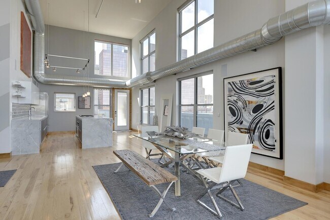 Building Photo - 521 S 7th St